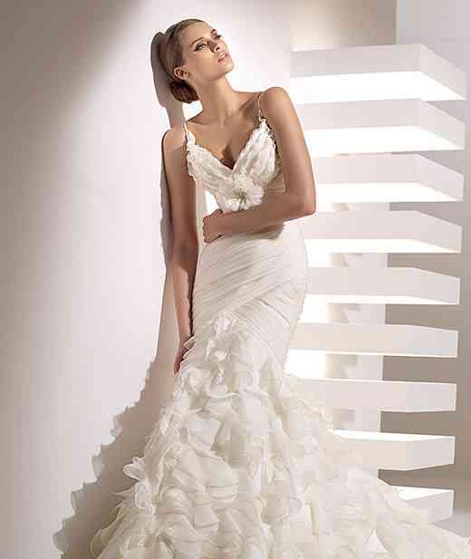 avance-pronovias-2010-modelo-galante_a