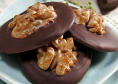 bombones de chocolate y nueces bombones de chocolate y nueces